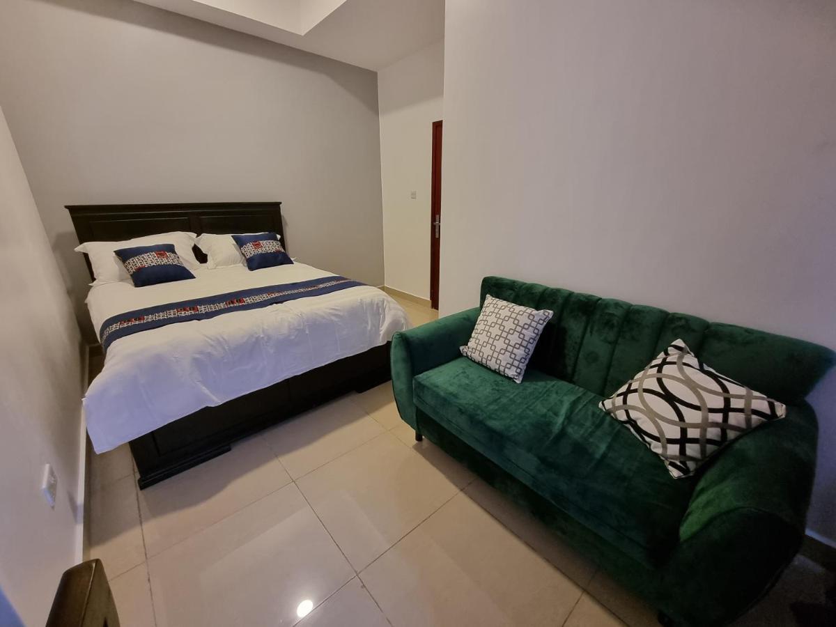 Eika Suites At Acacia Кампала Екстериор снимка