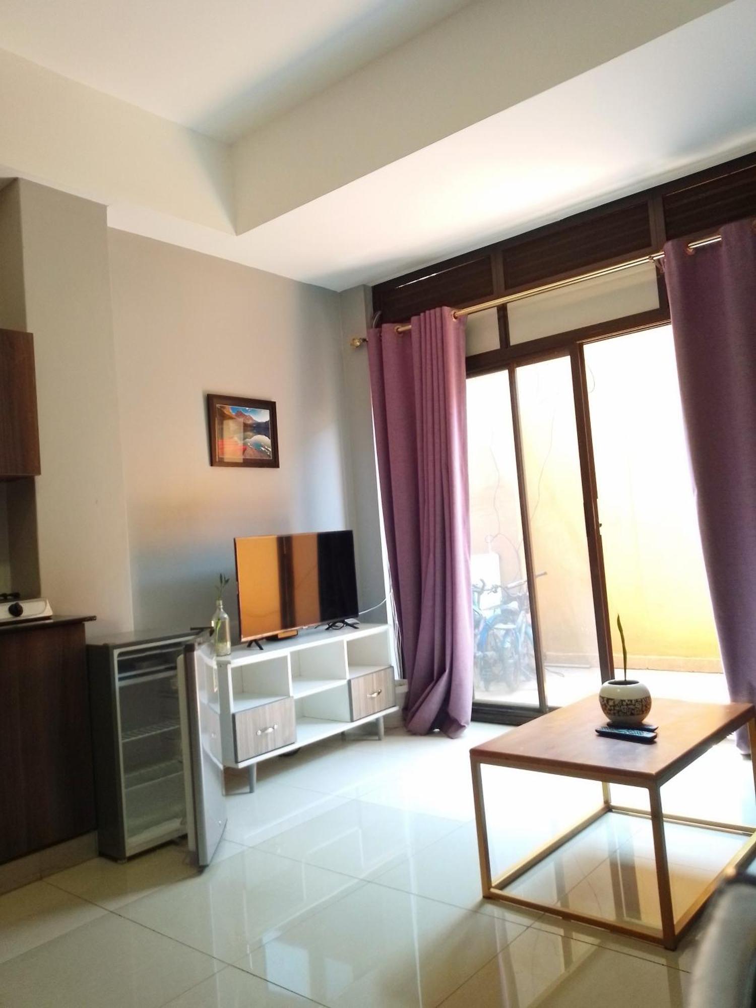 Eika Suites At Acacia Кампала Екстериор снимка